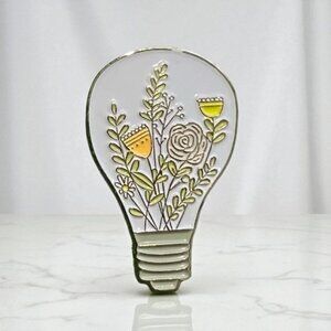 ❤️ 5/$18 - Light Bulb Enamel Pin